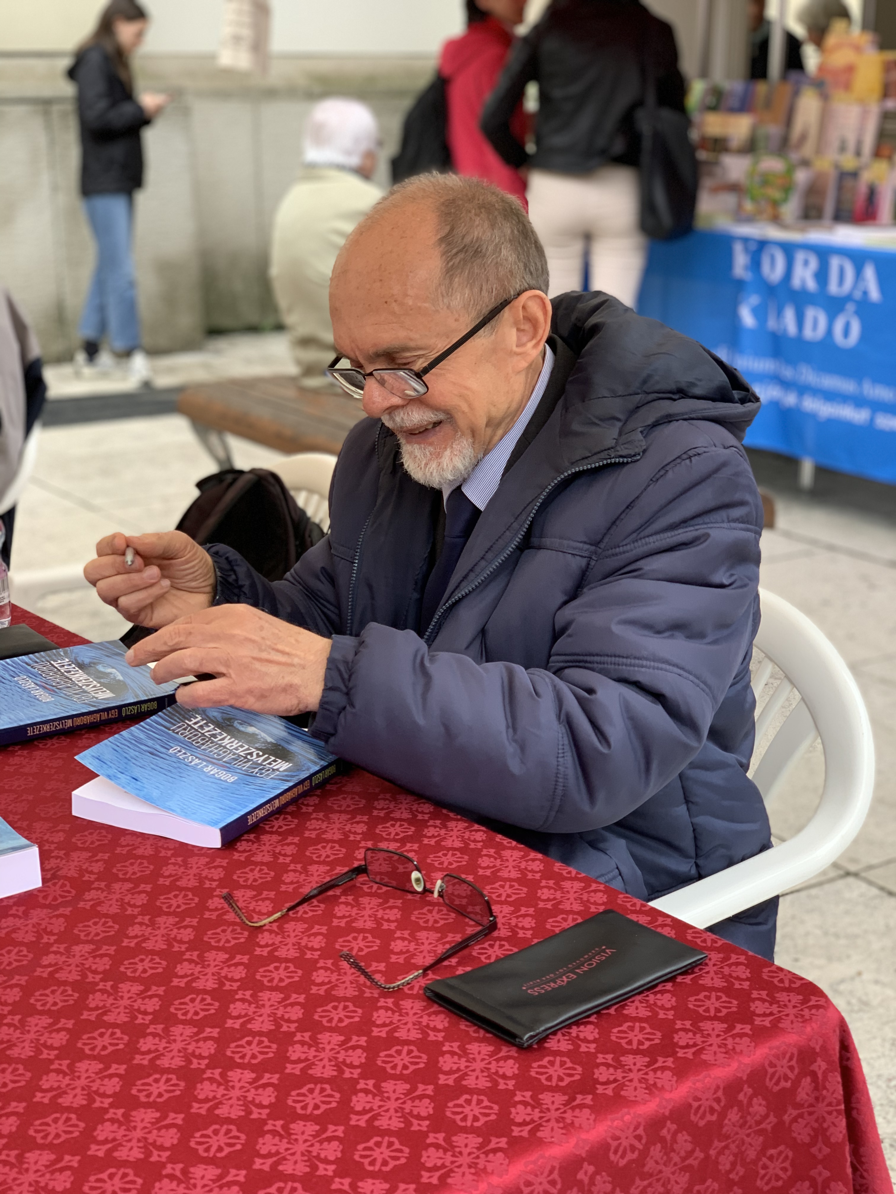 ELMARAD! Bogár-est // Bogár László előadása