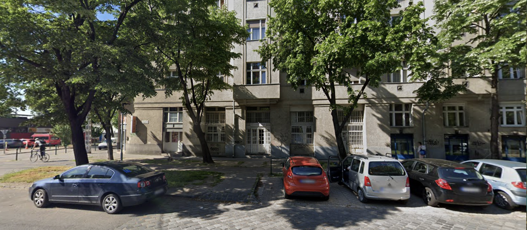 A Kairosz Kiadó új könyvesboltja és raktáráruháza