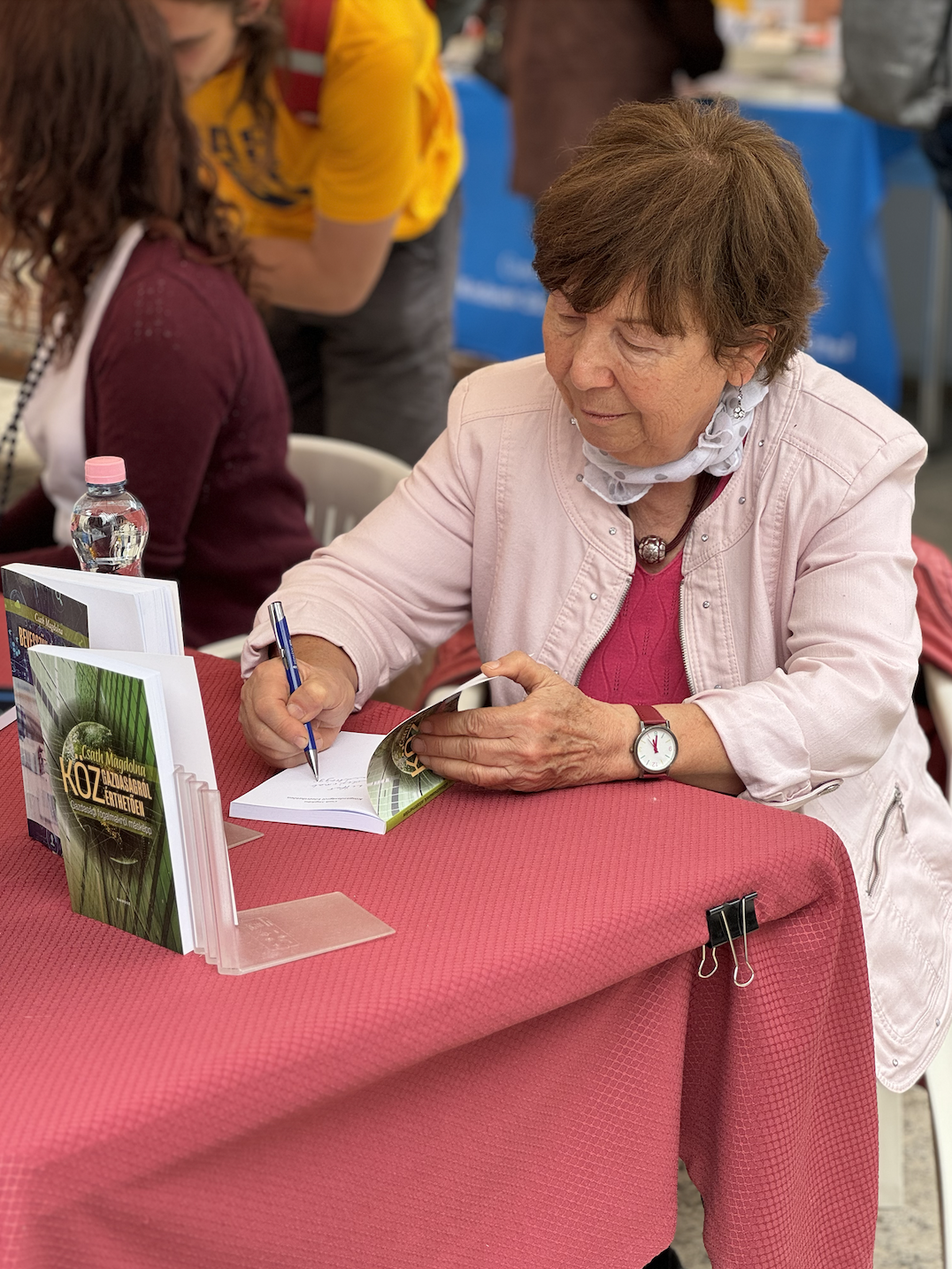 Közgazdaságról közérthetően 2. // könyvbemutató